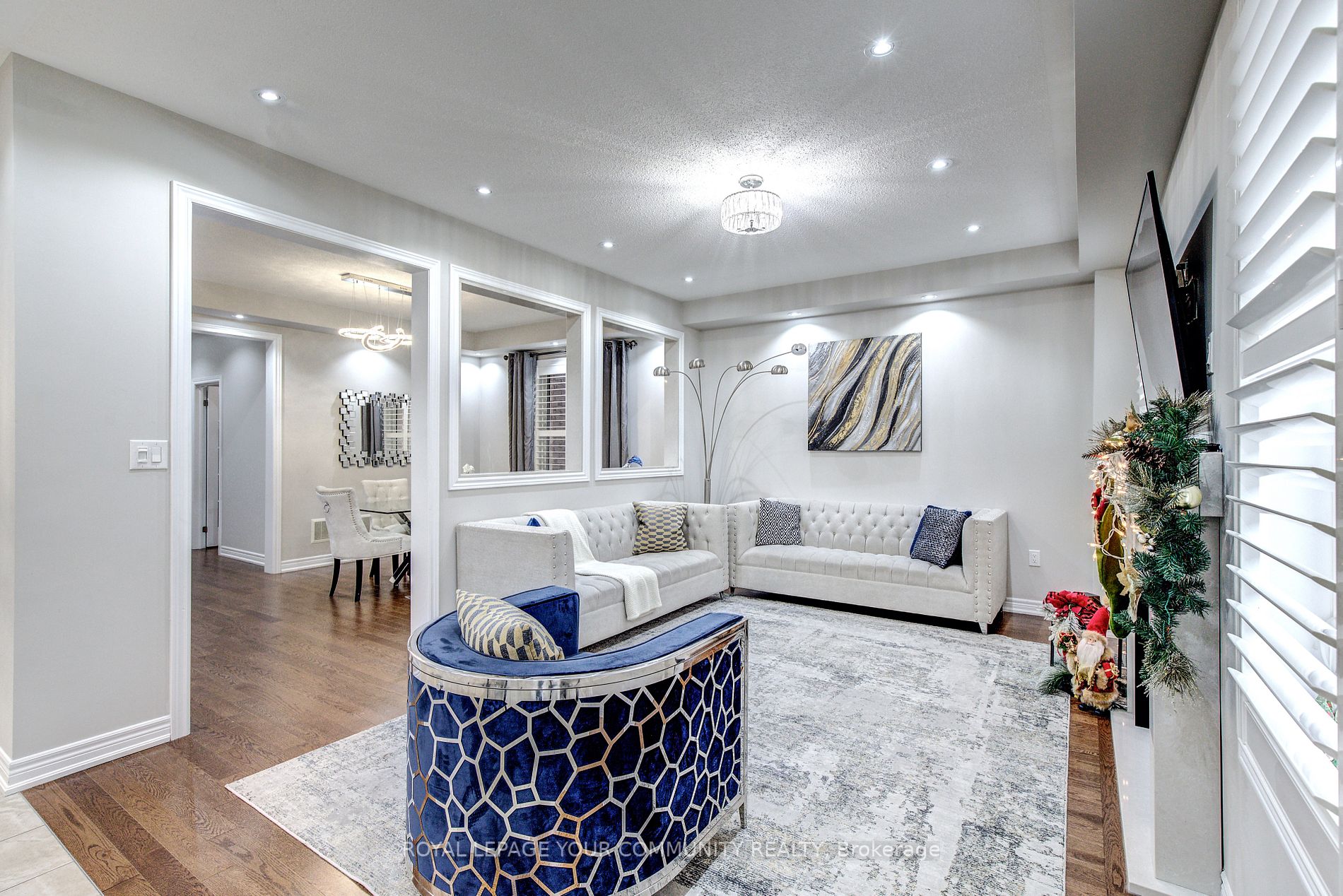 14 Beaconsfield Dr