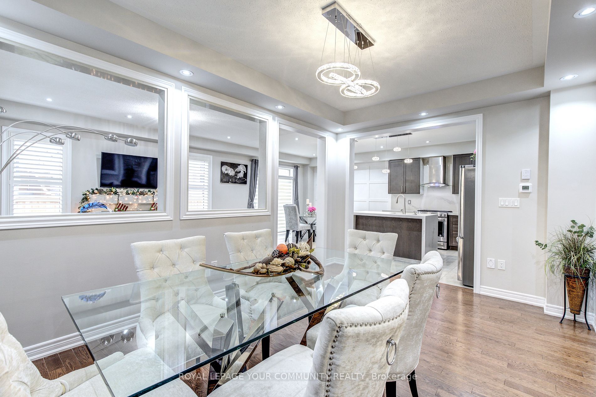 14 Beaconsfield Dr