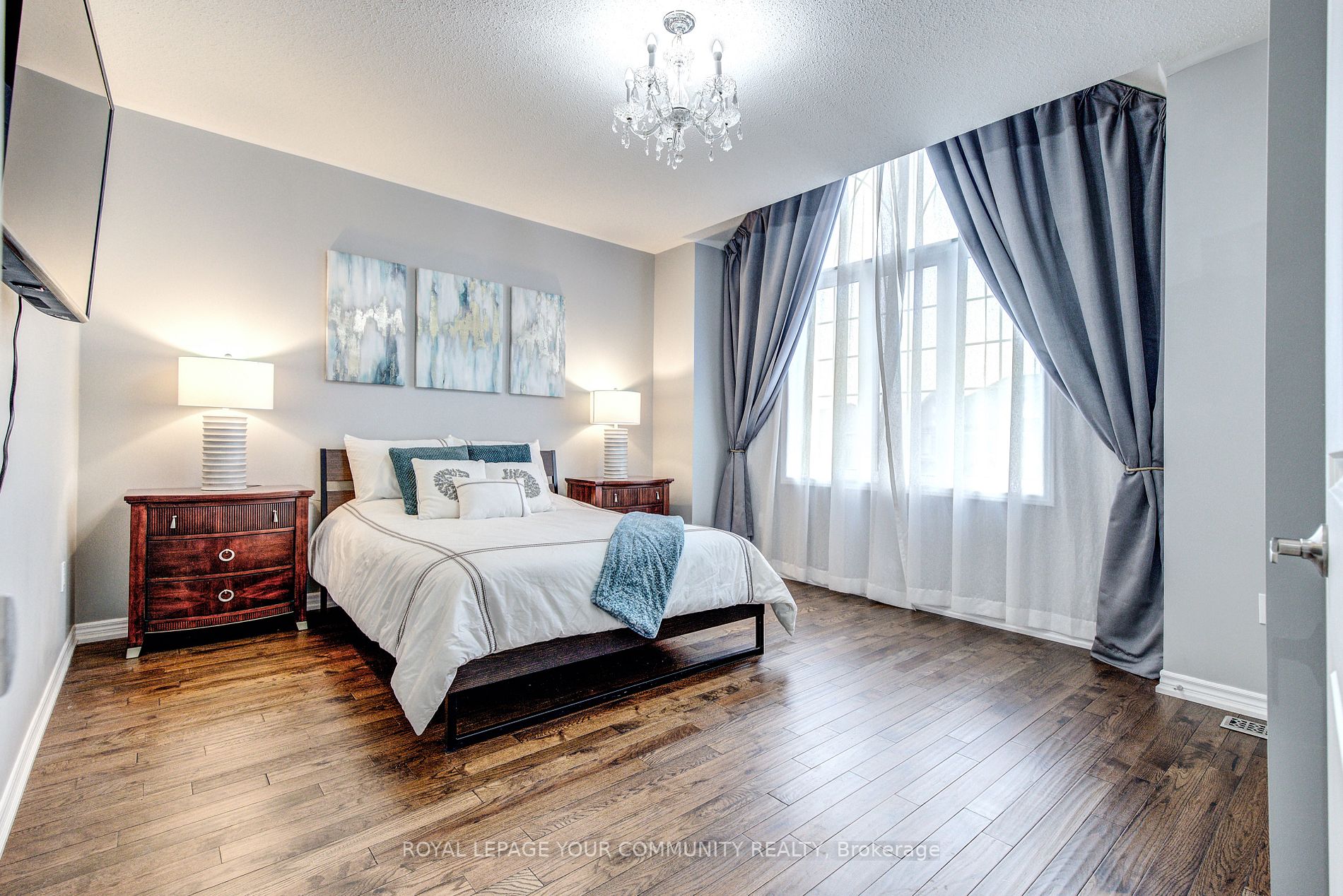 14 Beaconsfield Dr