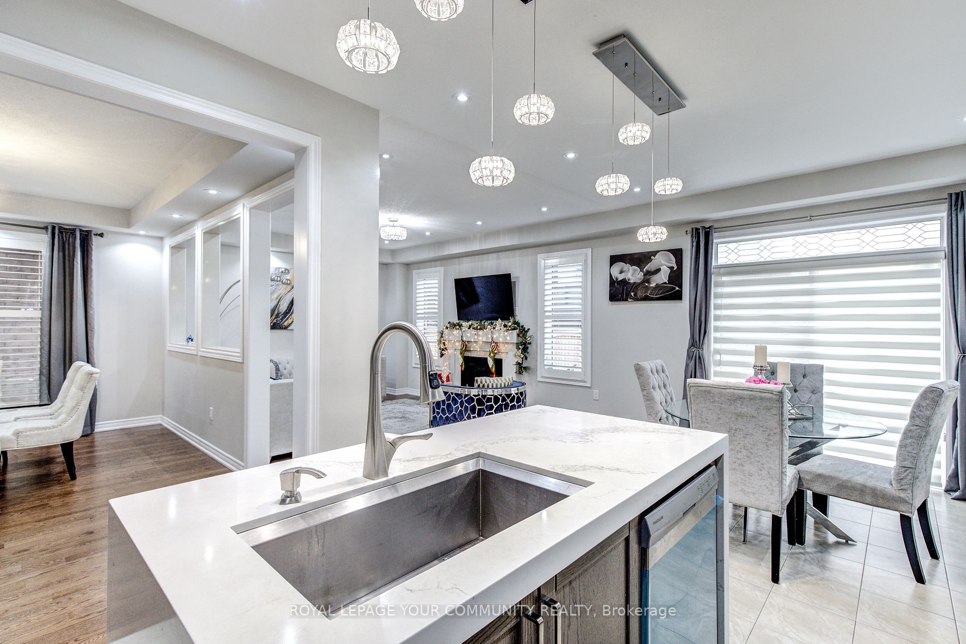 14 Beaconsfield Dr