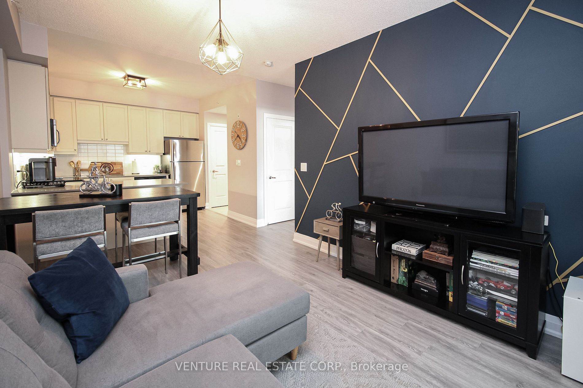 12 Woodstream Blvd, #505