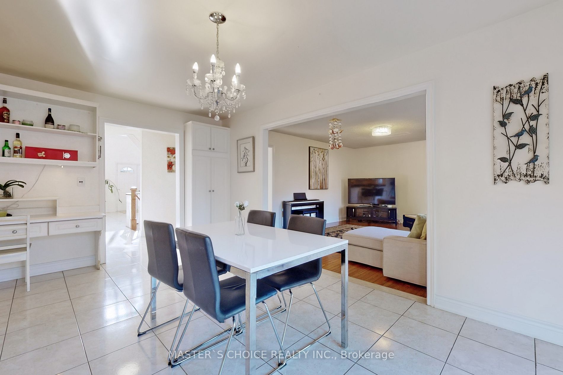 30 Miriam Cres