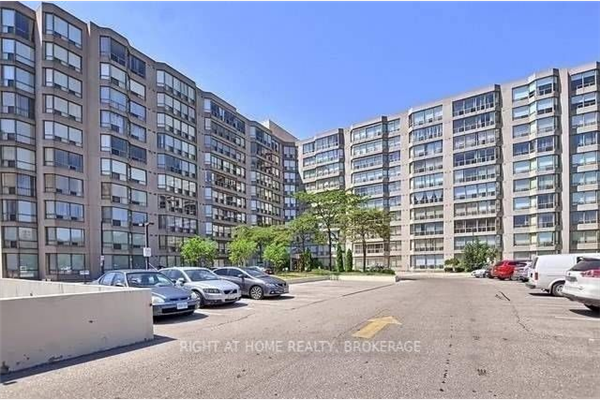 309 Major Mackenzie Dr E, Richmond Hill