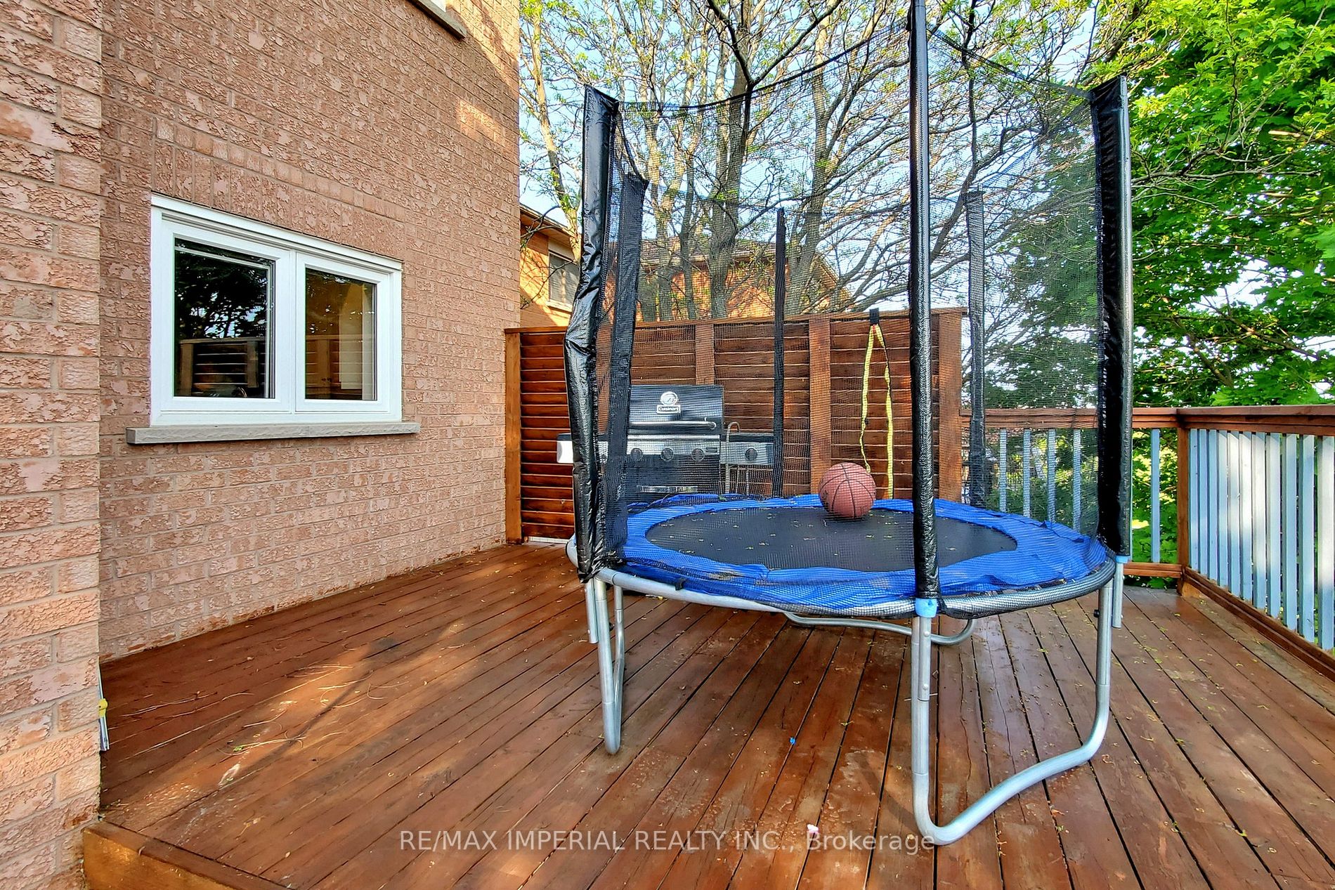 158 Chambers Cres