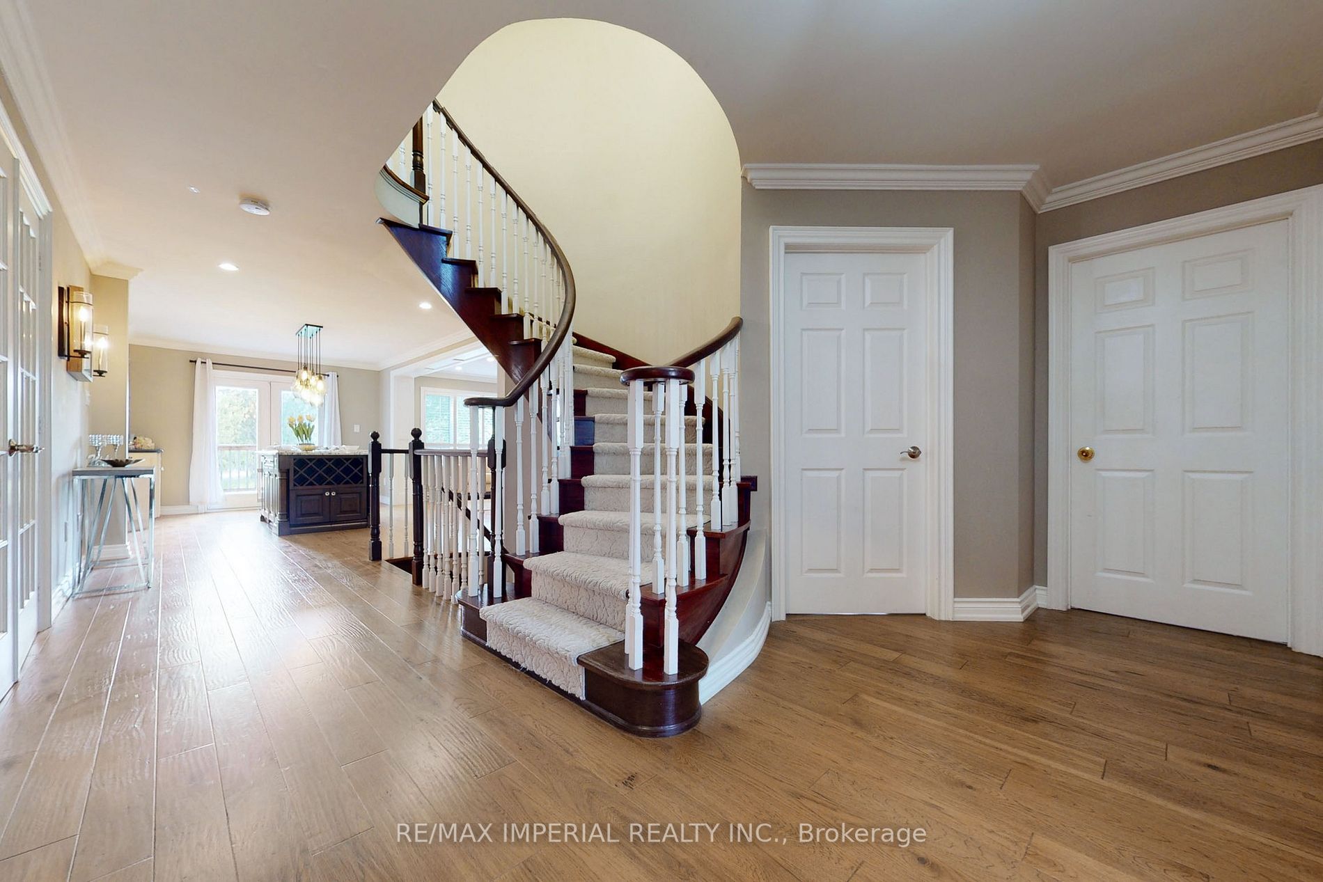 158 Chambers Cres