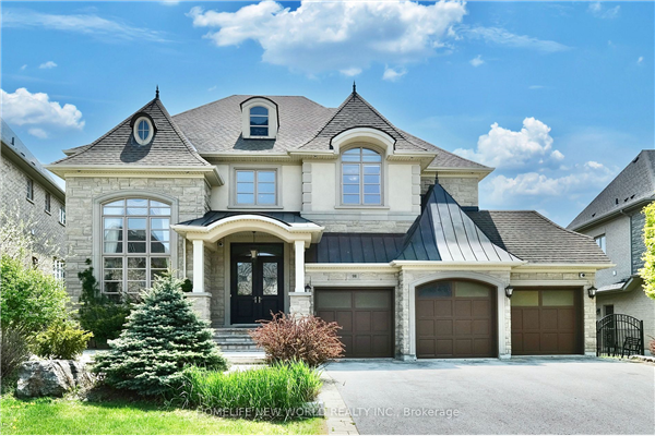 98 Carisbrooke Circ, Aurora