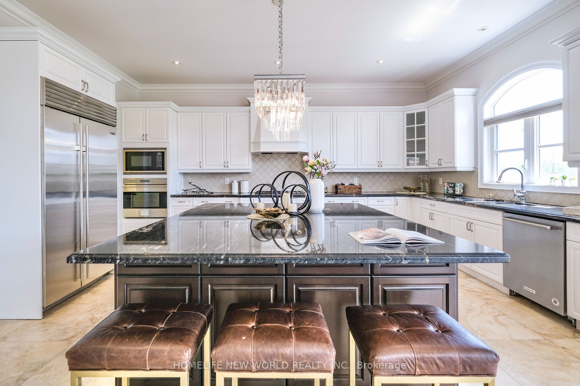 98 Carisbrooke Circ