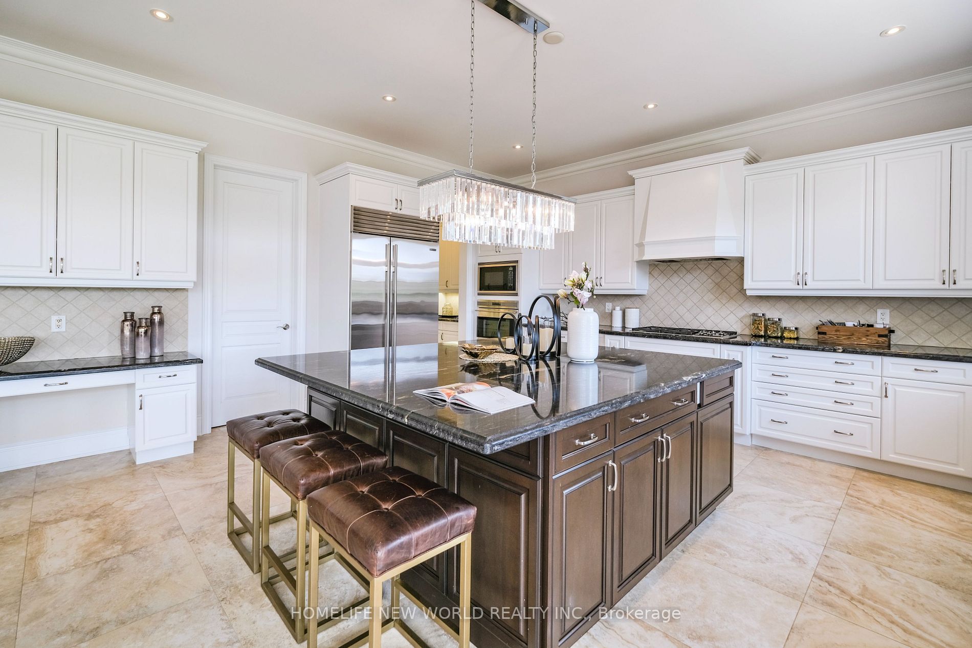 98 Carisbrooke Circ