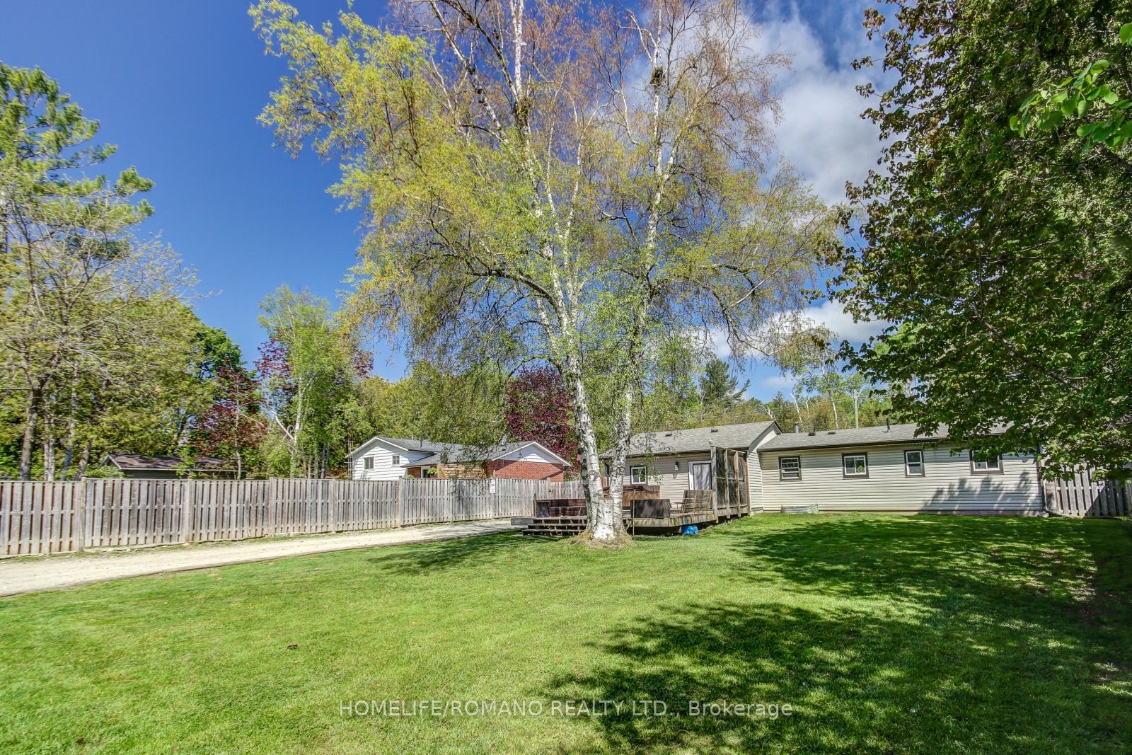 563 Mapleview Dr S