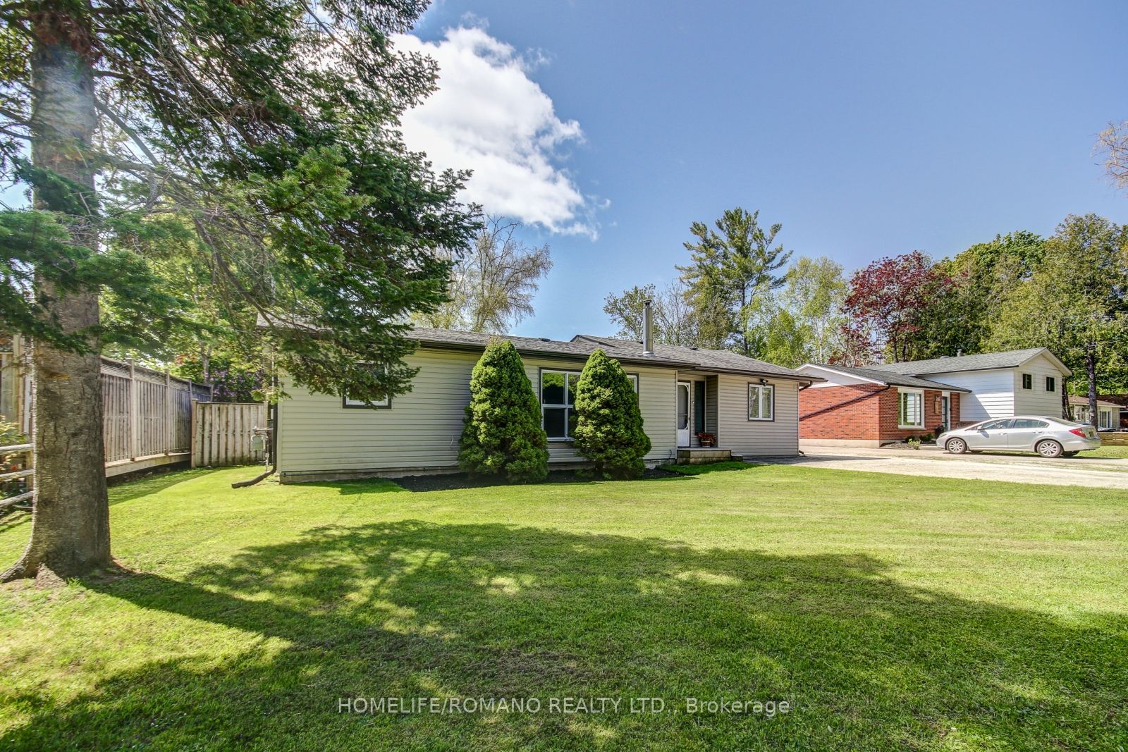 563 Mapleview Dr S