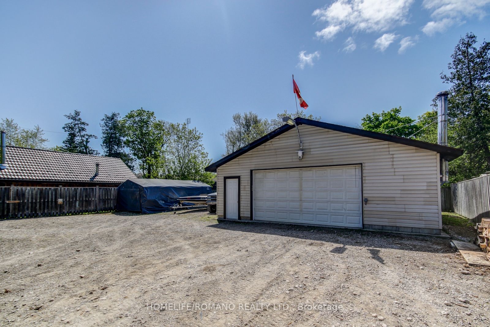 563 Mapleview Dr S