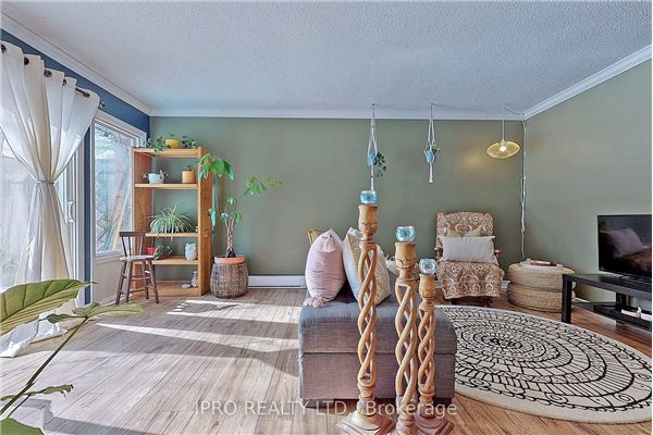 160 Milestone Cres, Aurora