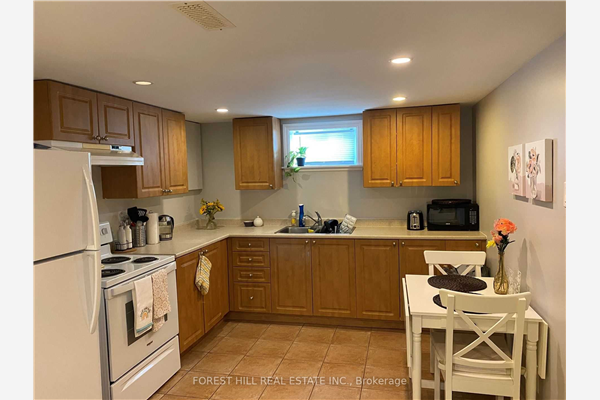 61 Roxborough Rd, Newmarket
