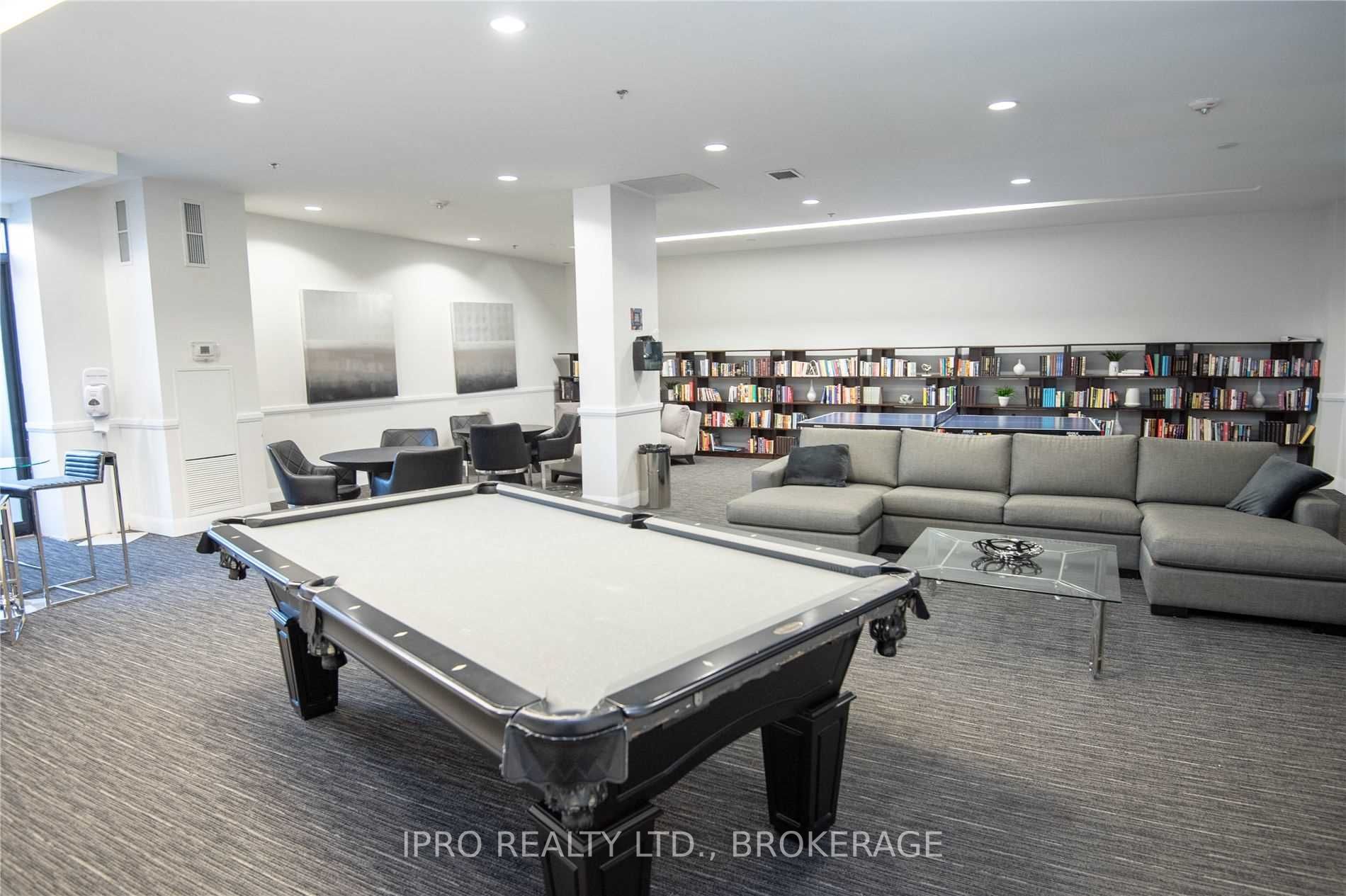 2900 Highway 7 Road, #809