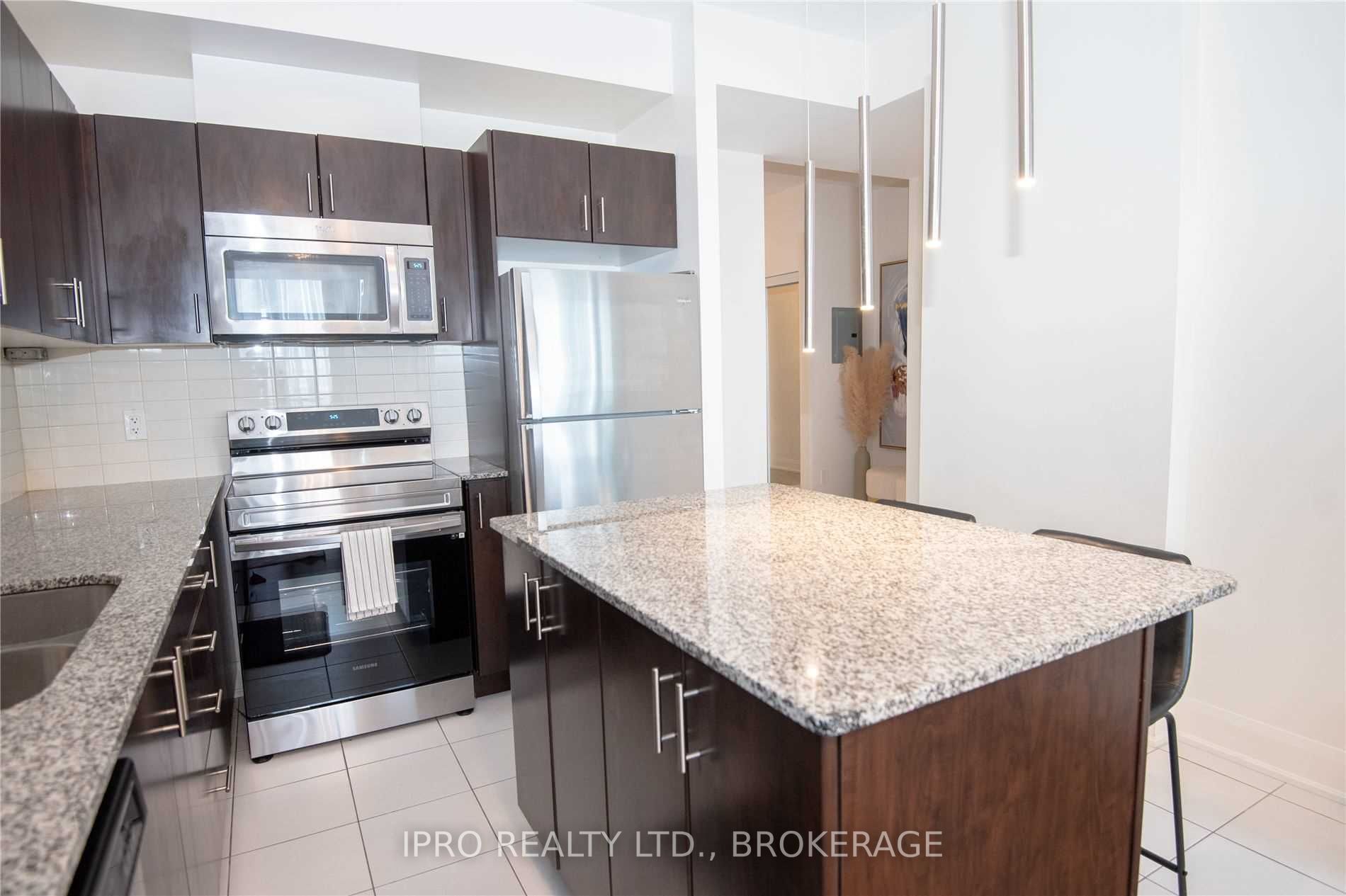 2900 Highway 7 Road, #809