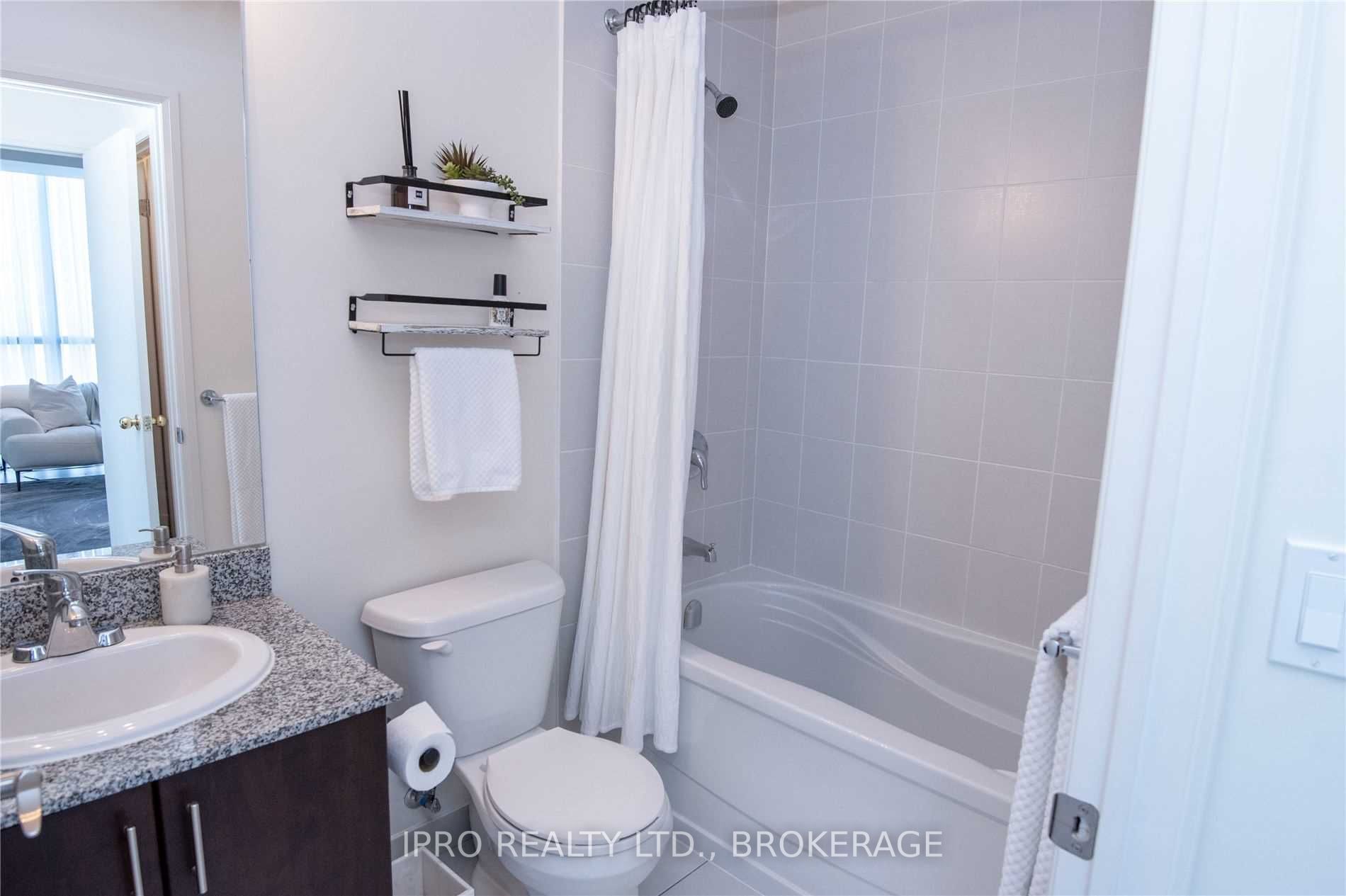 2900 Highway 7 Road, #809