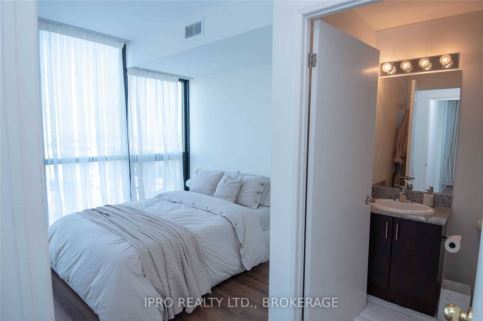 2900 Highway 7 Road, #809