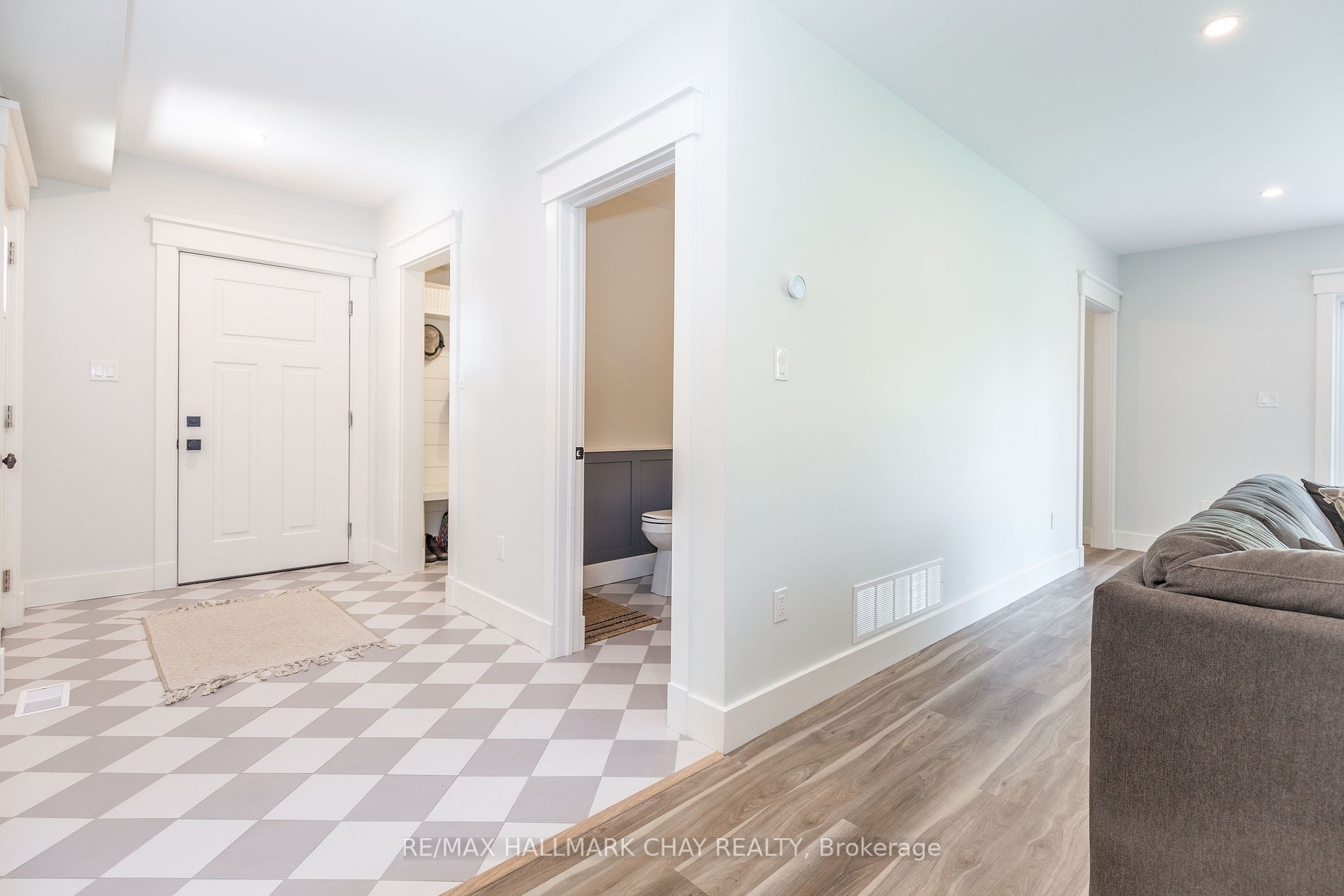 267 Barrie St