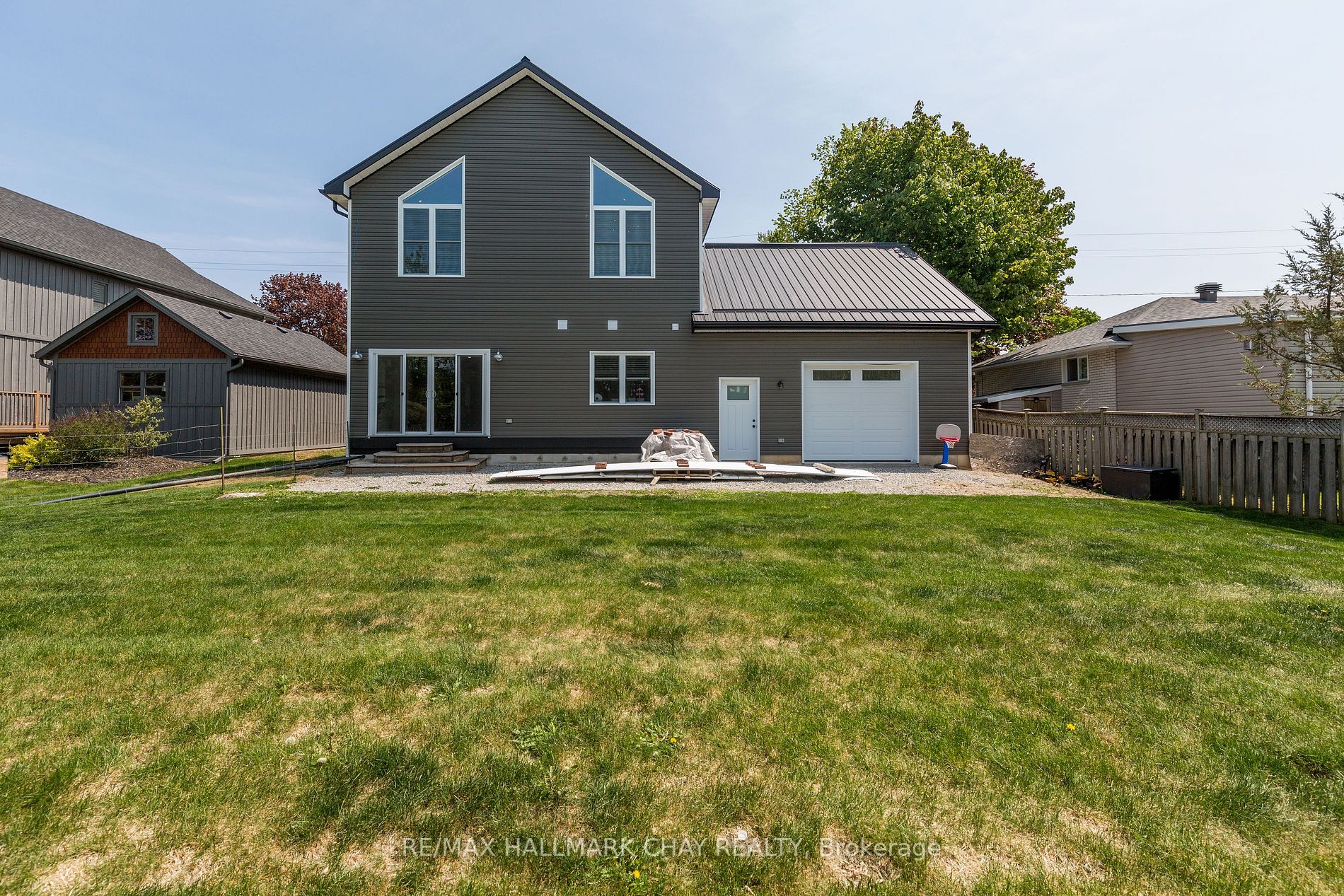 267 Barrie St
