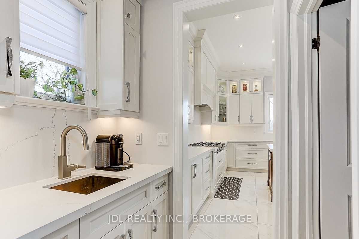 29 Elm Grove Ave
