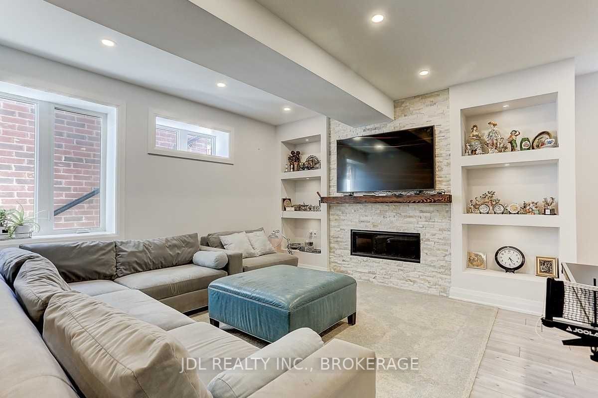 29 Elm Grove Ave