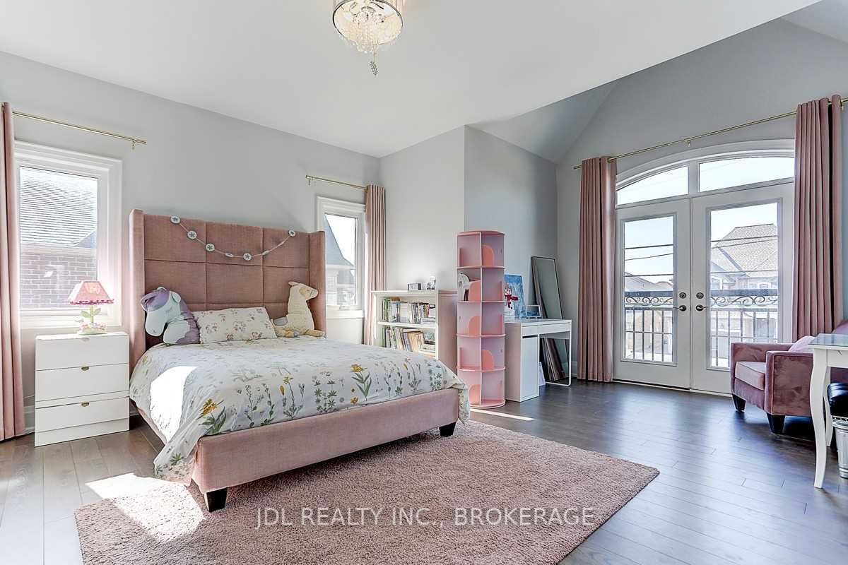 29 Elm Grove Ave