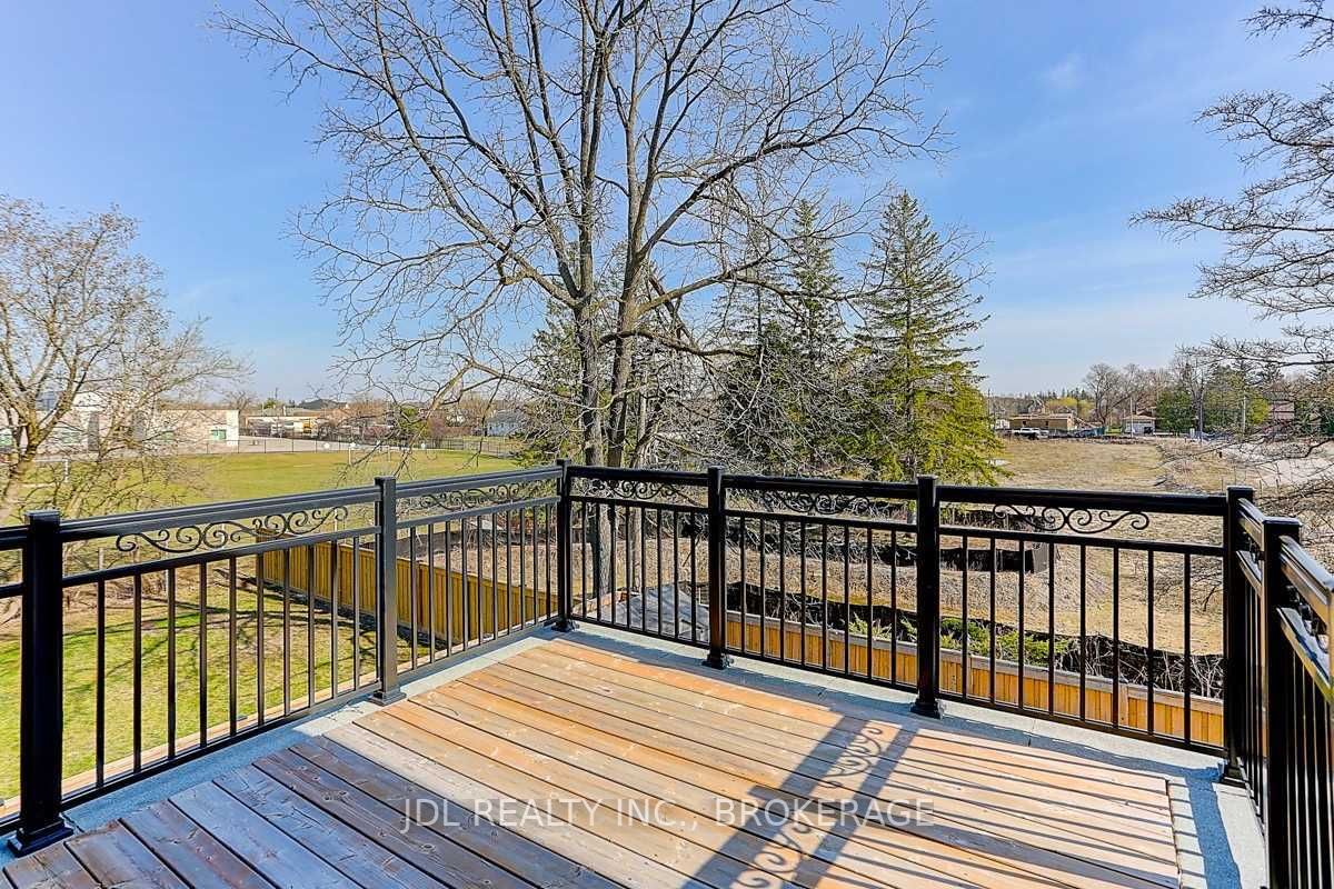29 Elm Grove Ave