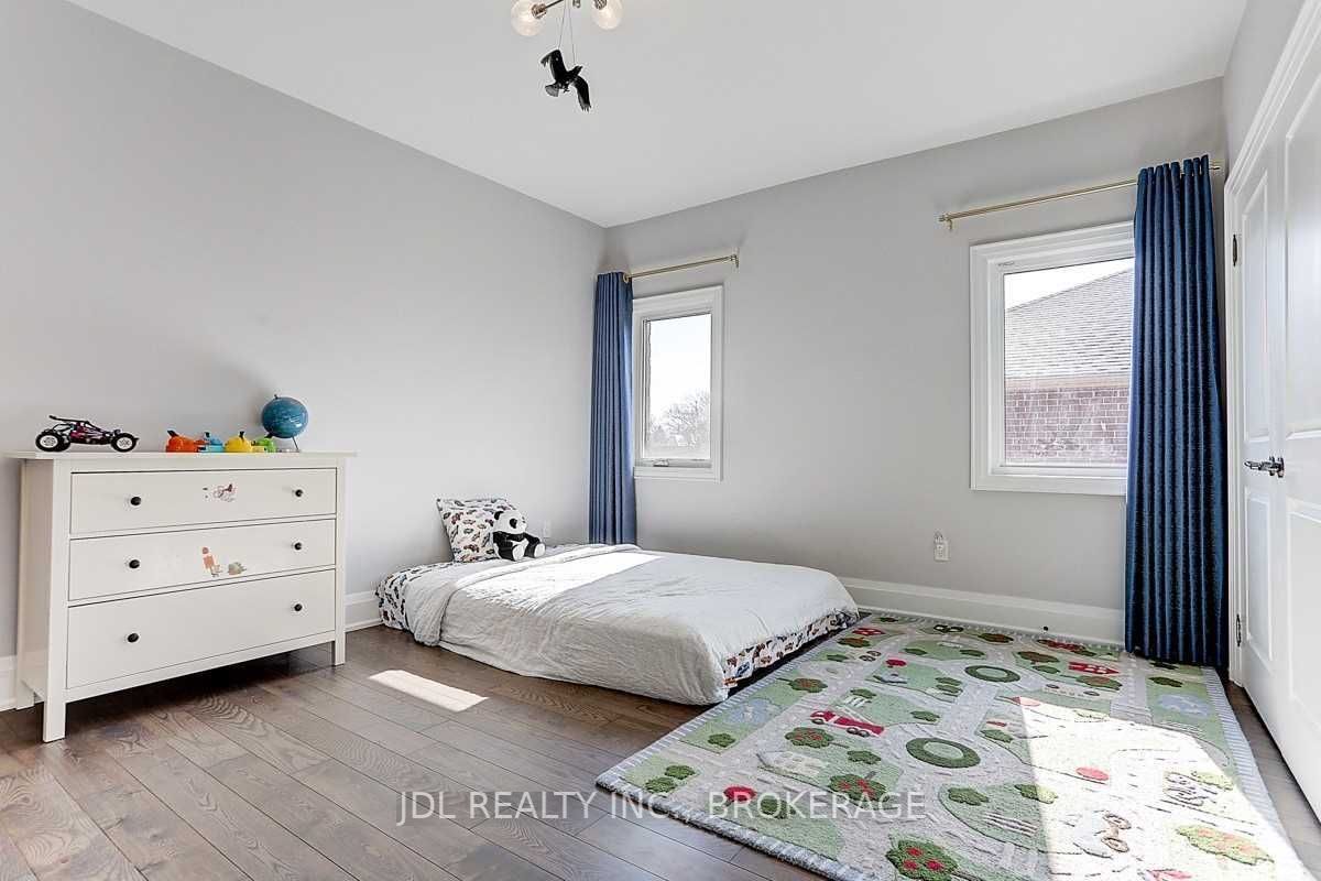 29 Elm Grove Ave