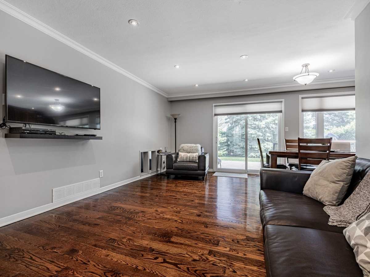 121 Donhill Cres
