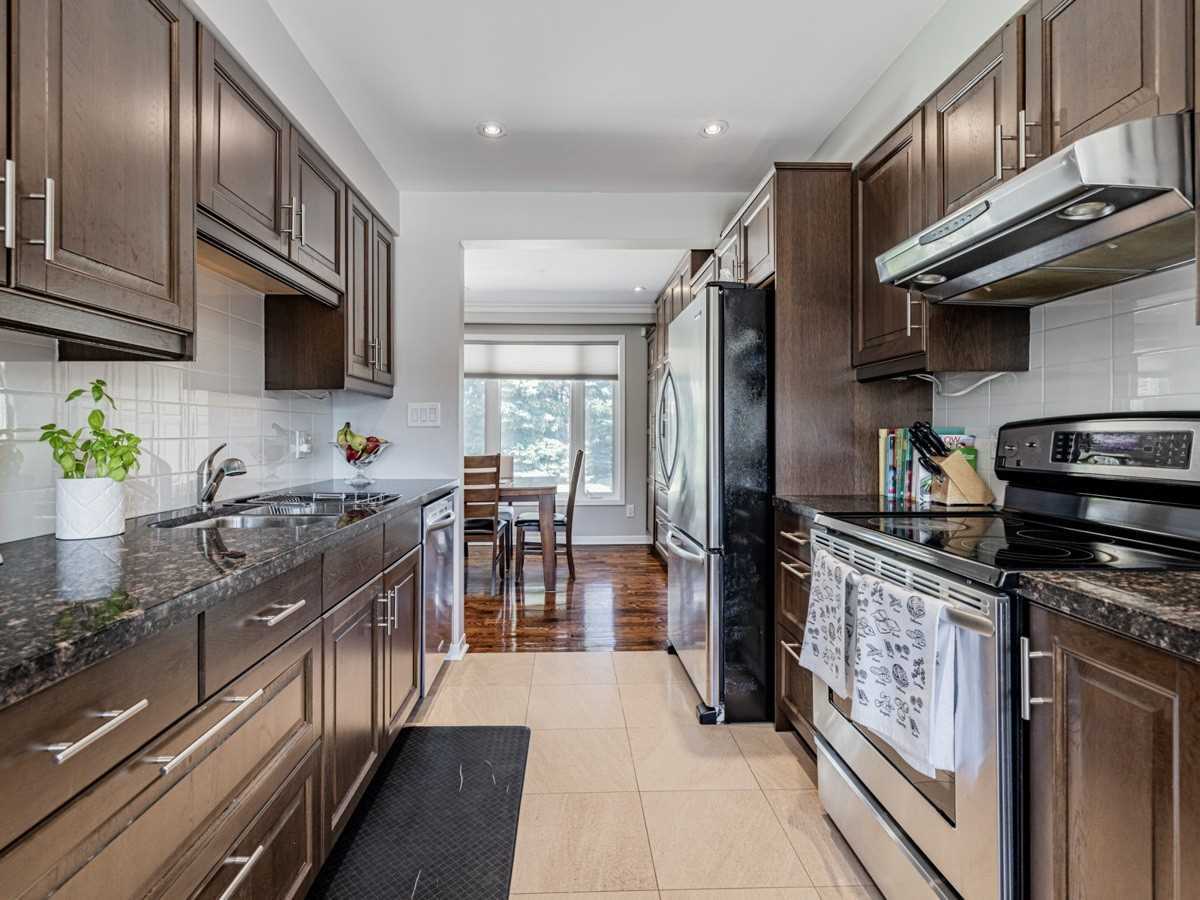 121 Donhill Cres