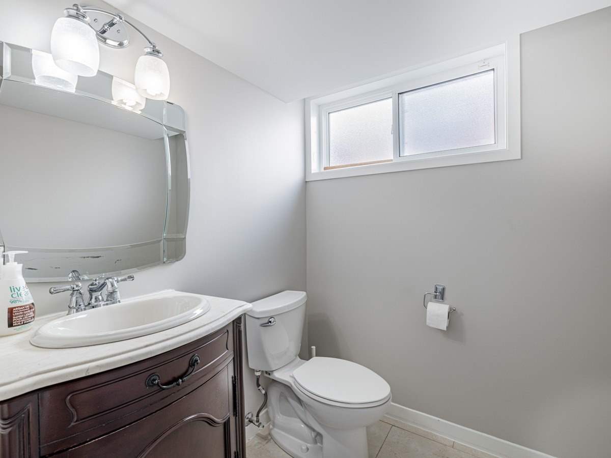 121 Donhill Cres