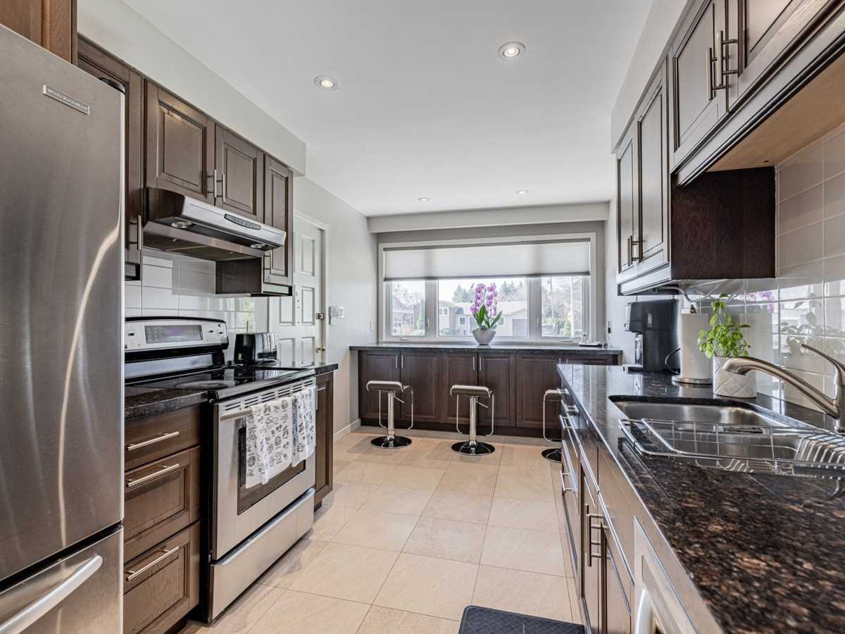 121 Donhill Cres