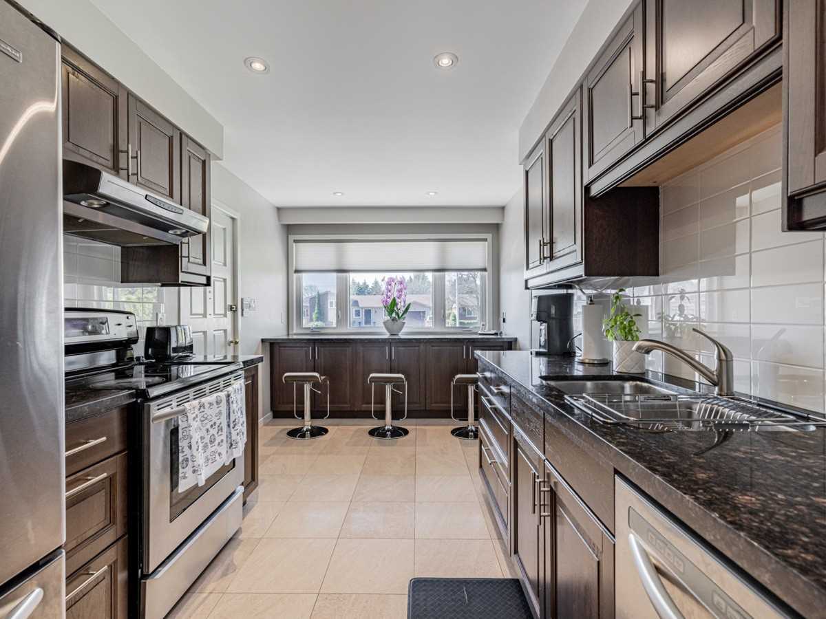 121 Donhill Cres