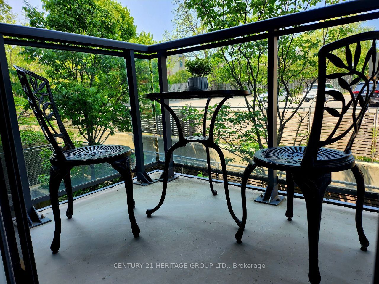 7608 Yonge St, #207