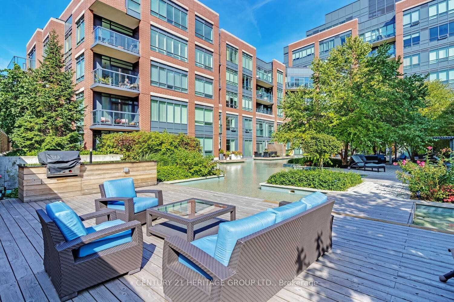 7608 Yonge St, #207