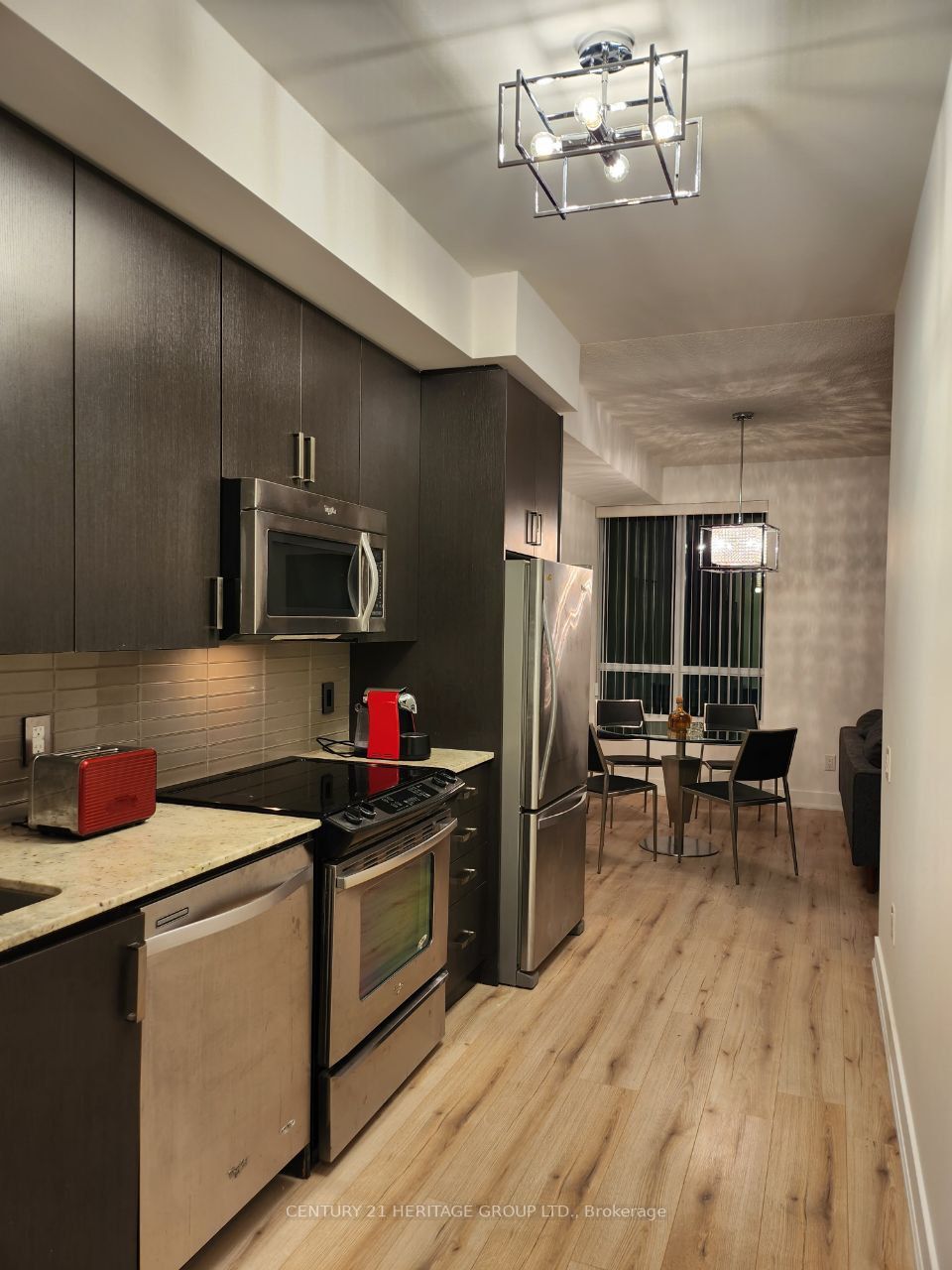 7608 Yonge St, #207