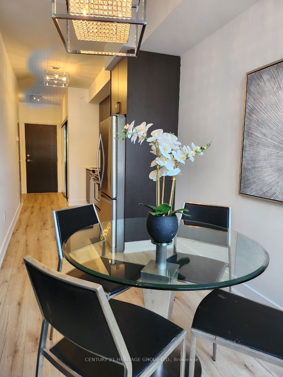7608 Yonge St, #207