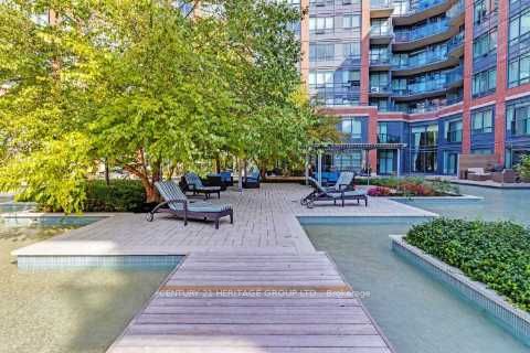 7608 Yonge St, #207