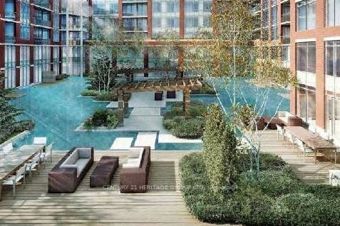 7608 Yonge St, #207