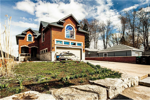283 Beach Rd, Innisfil