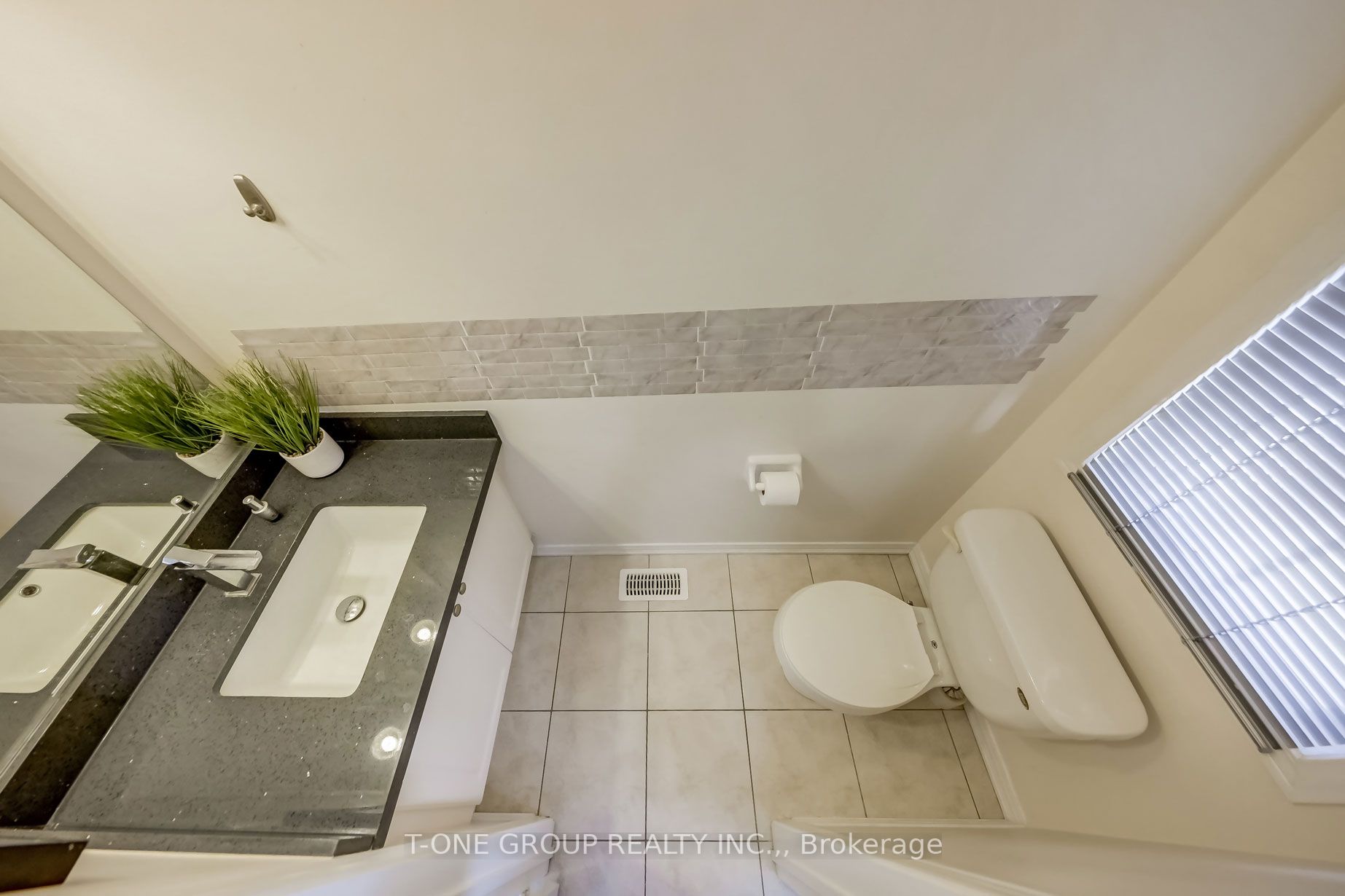 19 King William Cres