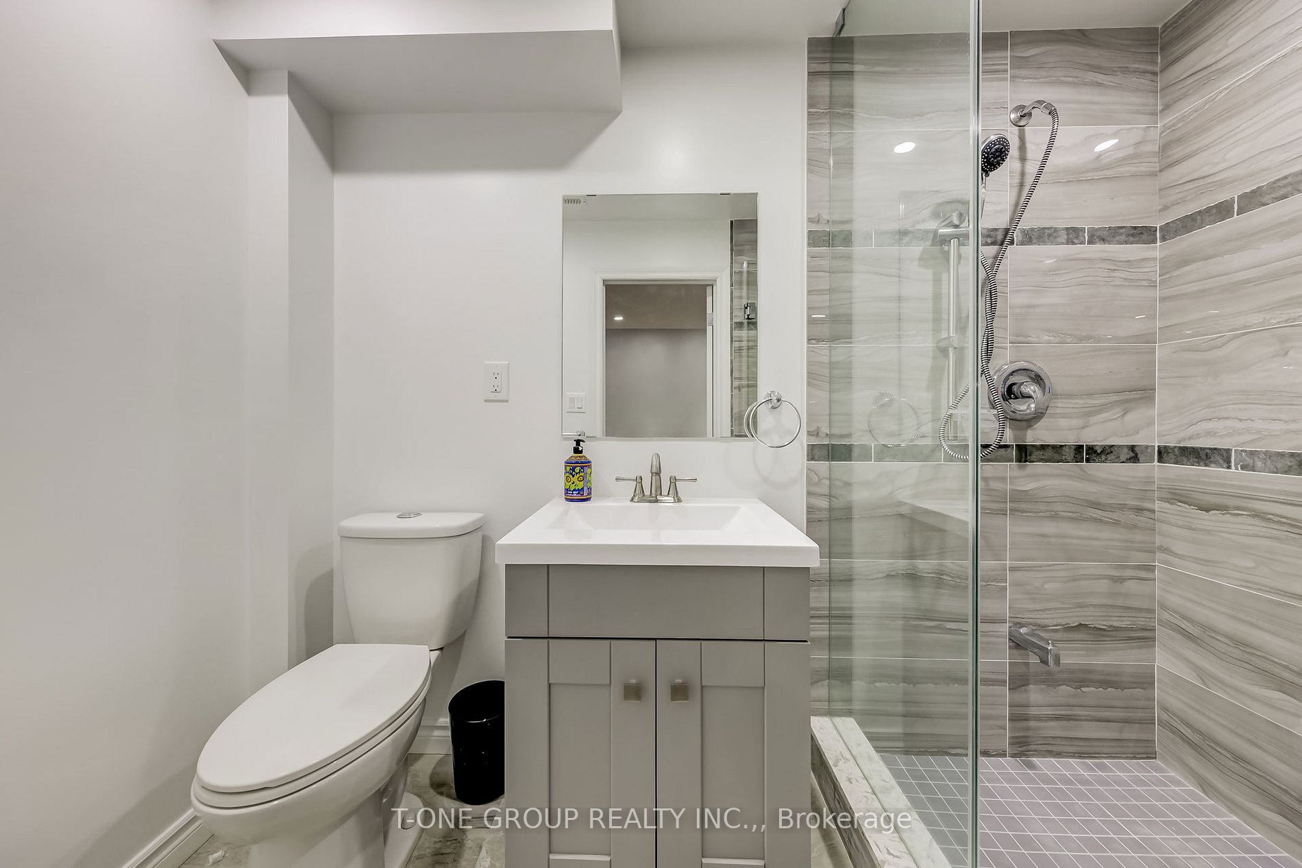 19 King William Cres