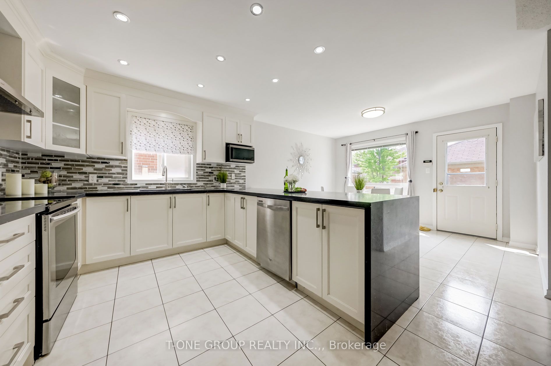 19 King William Cres
