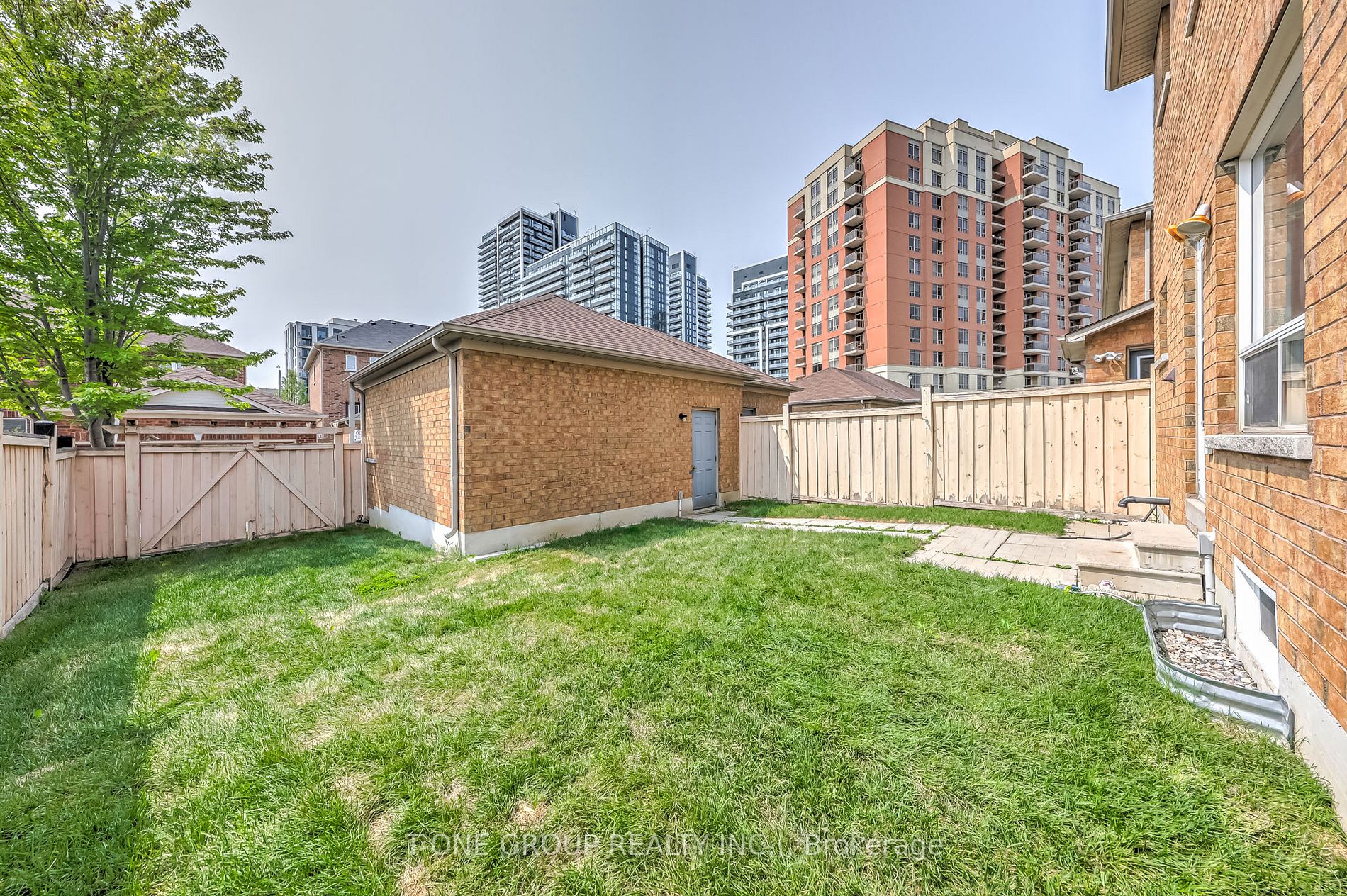 19 King William Cres