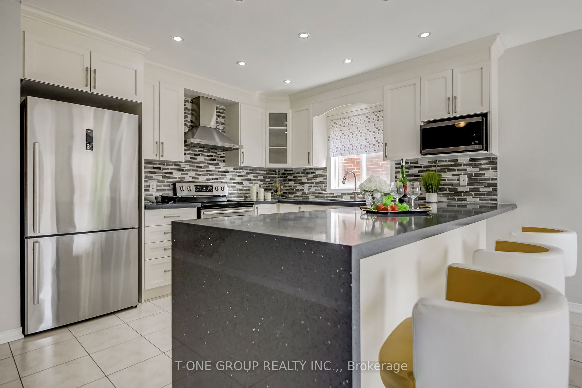 19 King William Cres