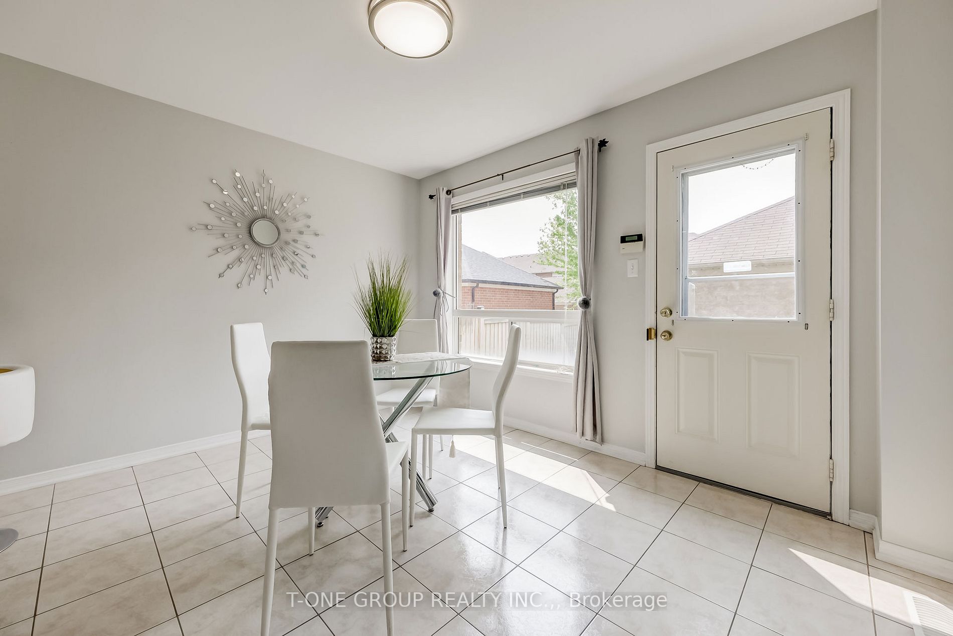 19 King William Cres