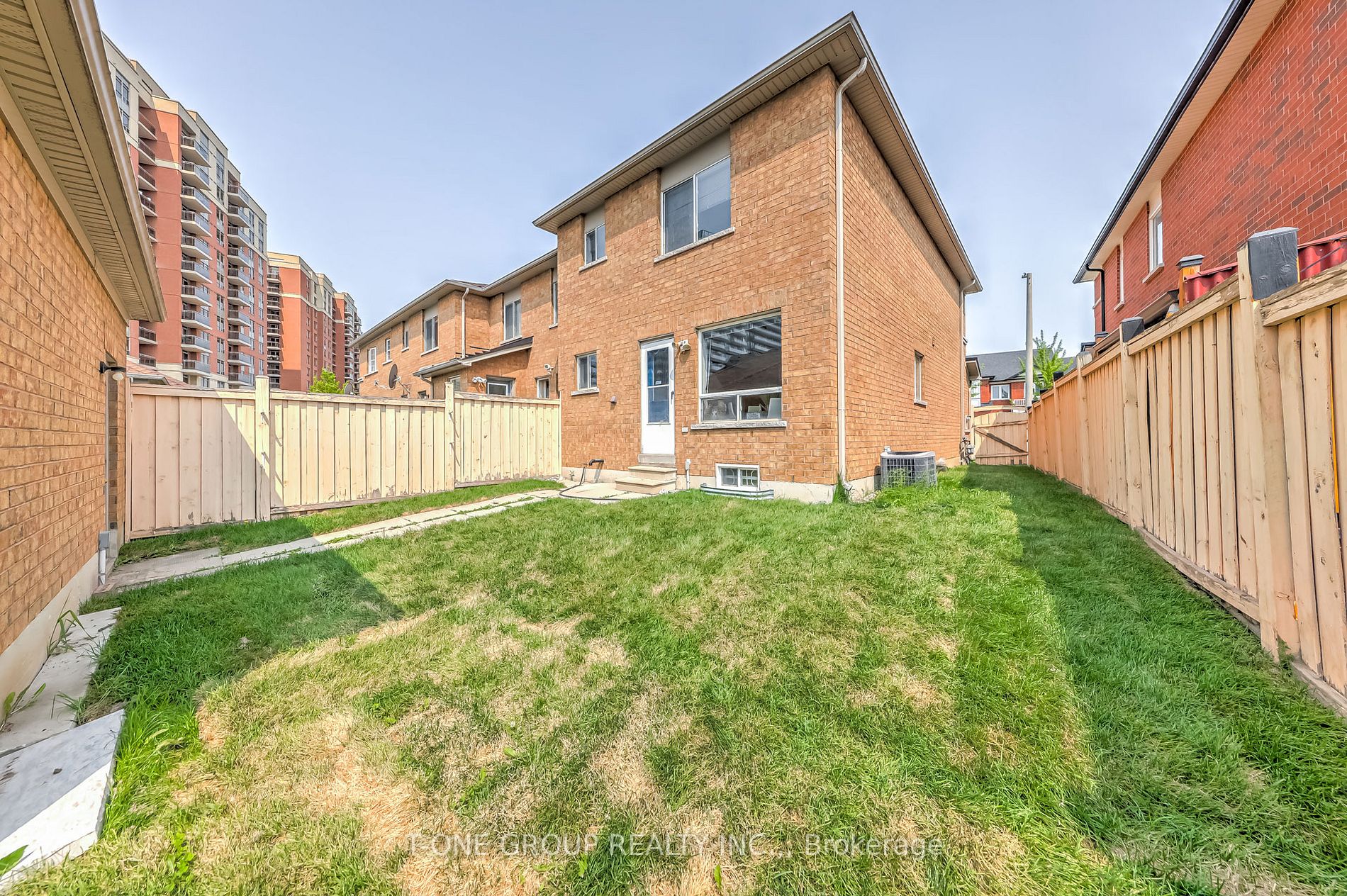 19 King William Cres