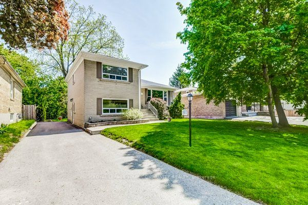 97 Evahill Cres, Richmond Hill