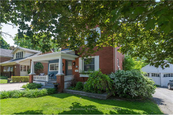 16 Elizabeth St S, Richmond Hill