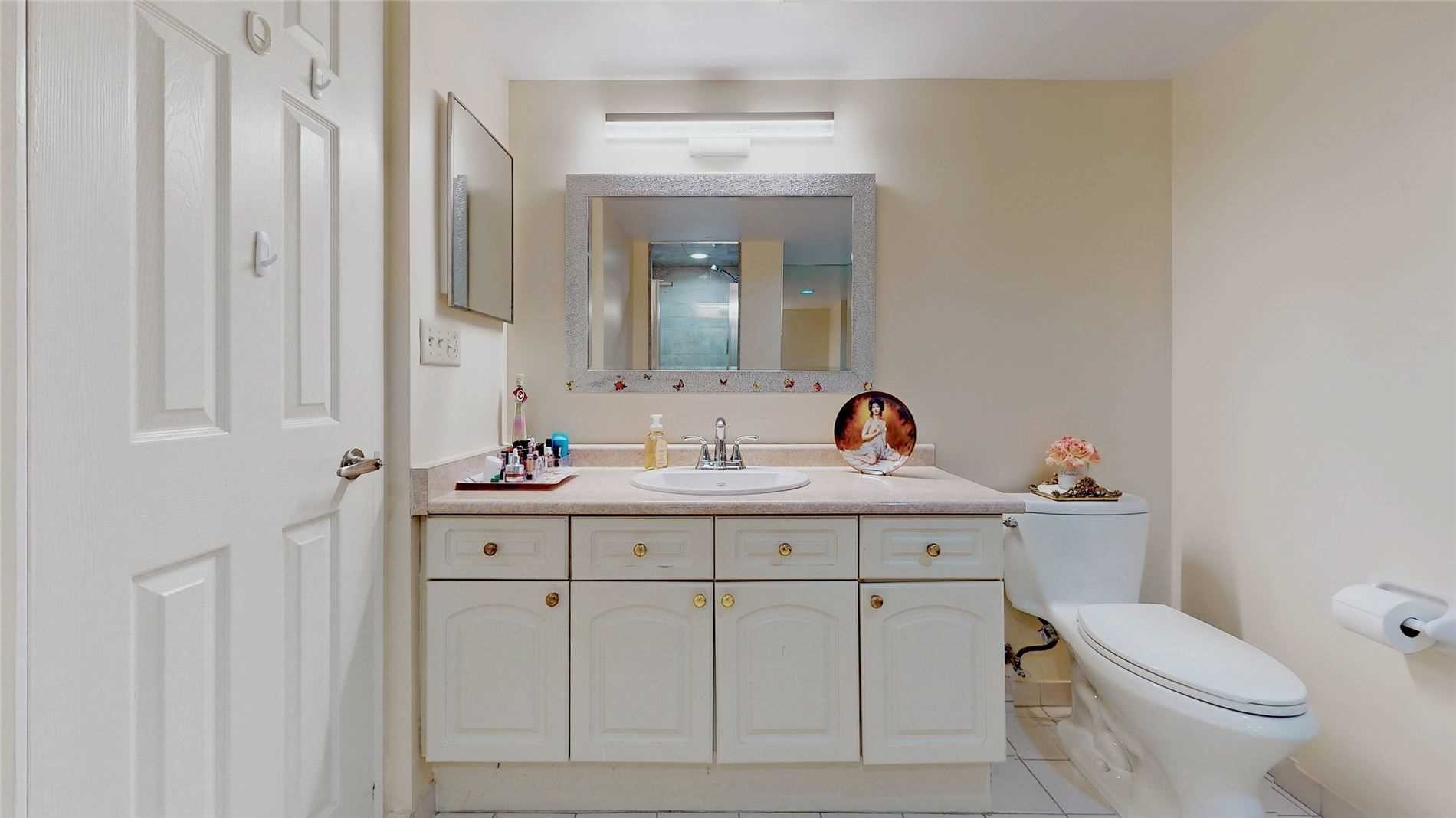 1 Clark Ave W, #1604